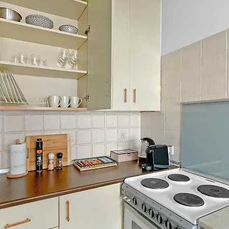 2br Seafront In Center With Community Pool Apartman *