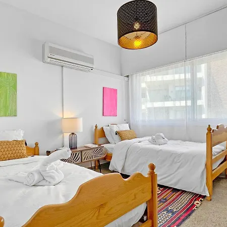 Apartman 2br Seafront In Center With Community Pool Lárnaka