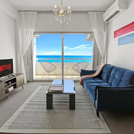 2br Seafront In Center With Community Pool Apartman *