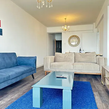 Apartman 2br Seafront In Center With Community Pool