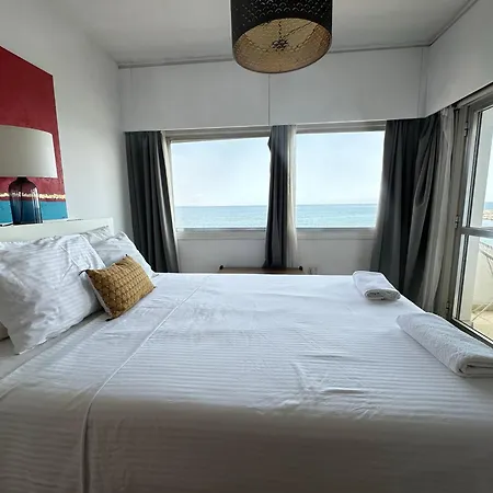 Apartamento 2br Seafront In Center With Community Pool *