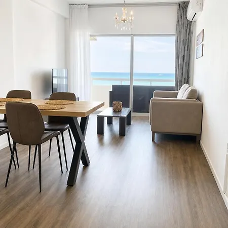 2br Seafront In Center With Community Pool * 拉纳卡