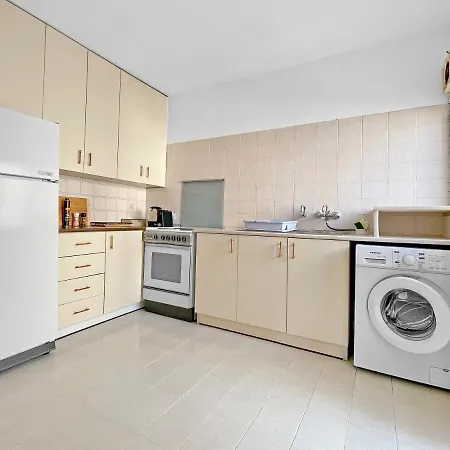 2br Seafront In Center With Community Pool *