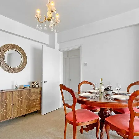 Apartment 2br Seafront In Center With Community Pool